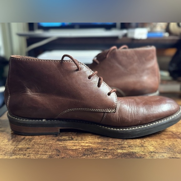 ? Clark\'s Brown Leather Lace-Up Chukka Boots - Men\'s Size 11 M main image 5